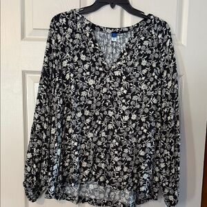 Old Navy Black Floral V-Neck Long-Sleeve Blouse